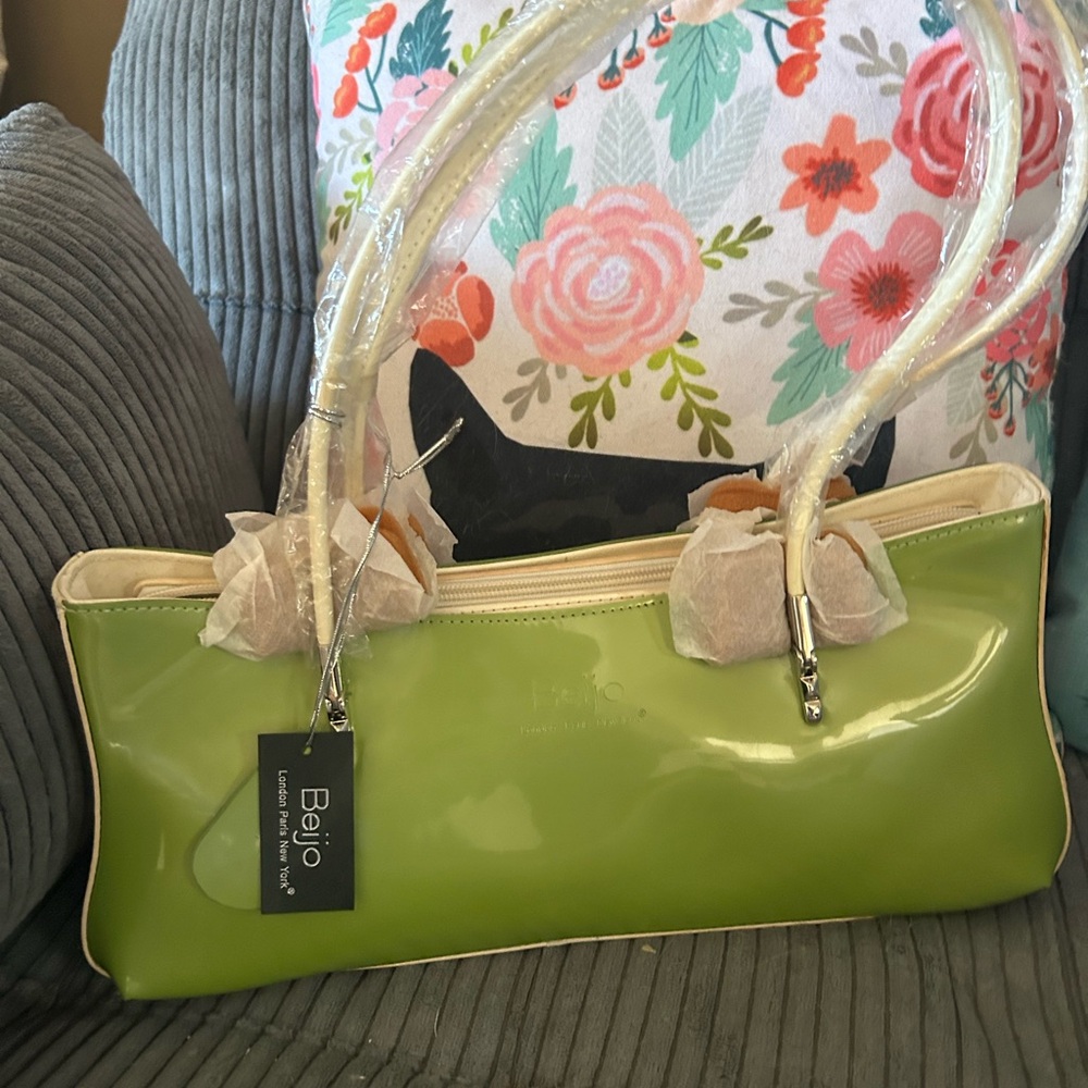 Beijo Lime Green Patent Leather Bag with Cream Trim